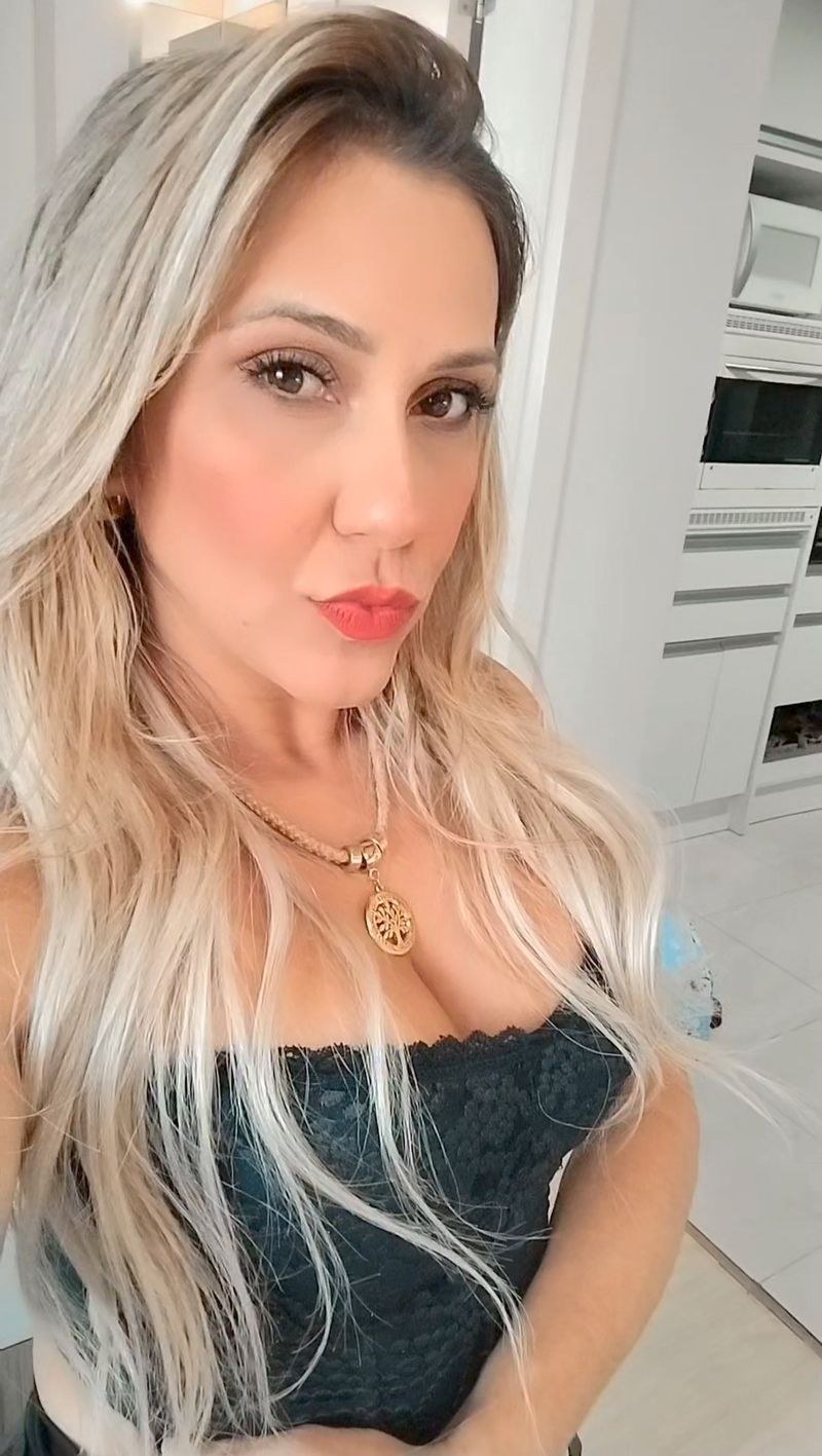 Vivian, 38