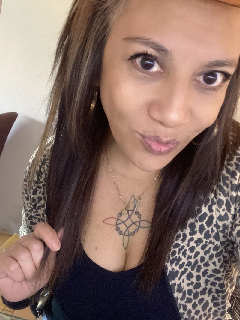 Alejandra, 53