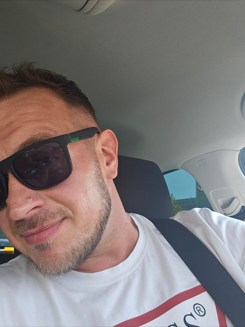 Marcin, 32