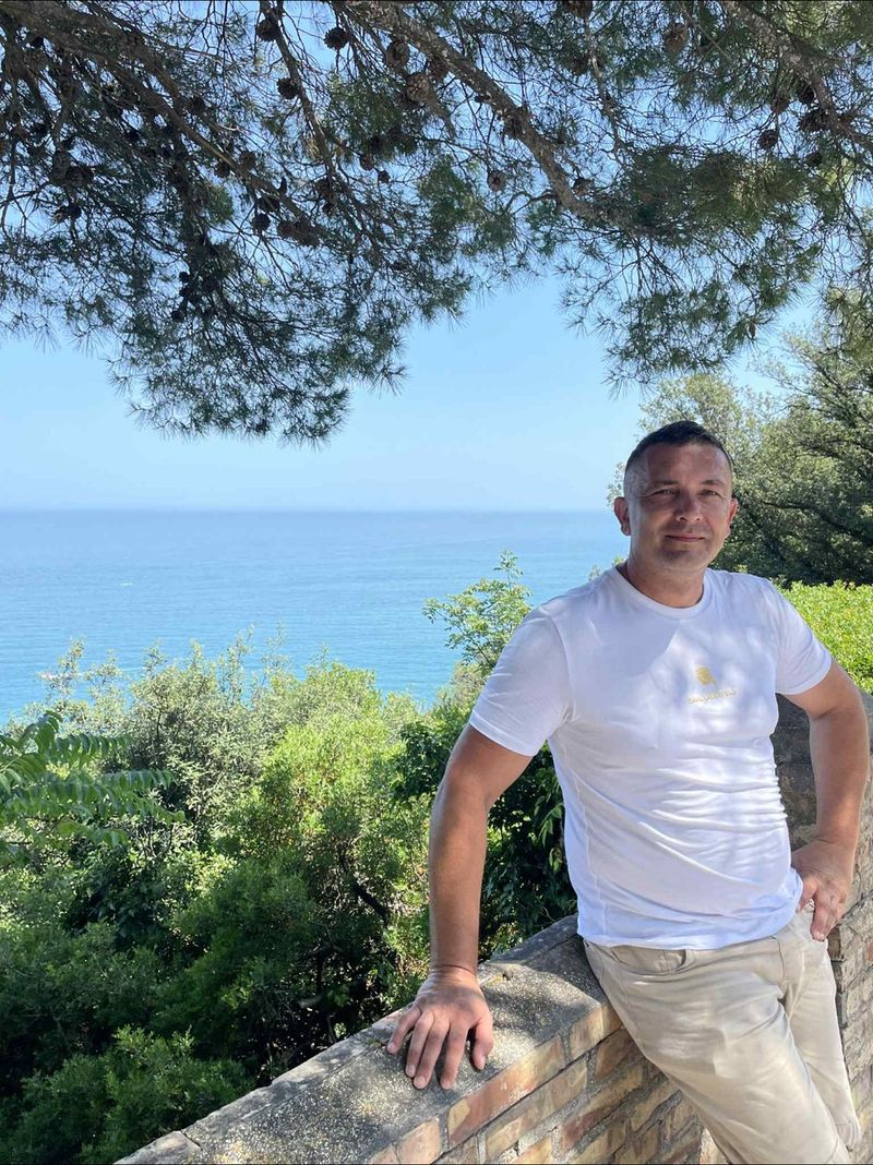 Łukasz, 43