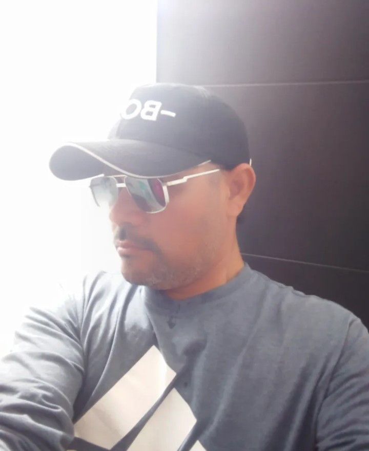 Jose, 42