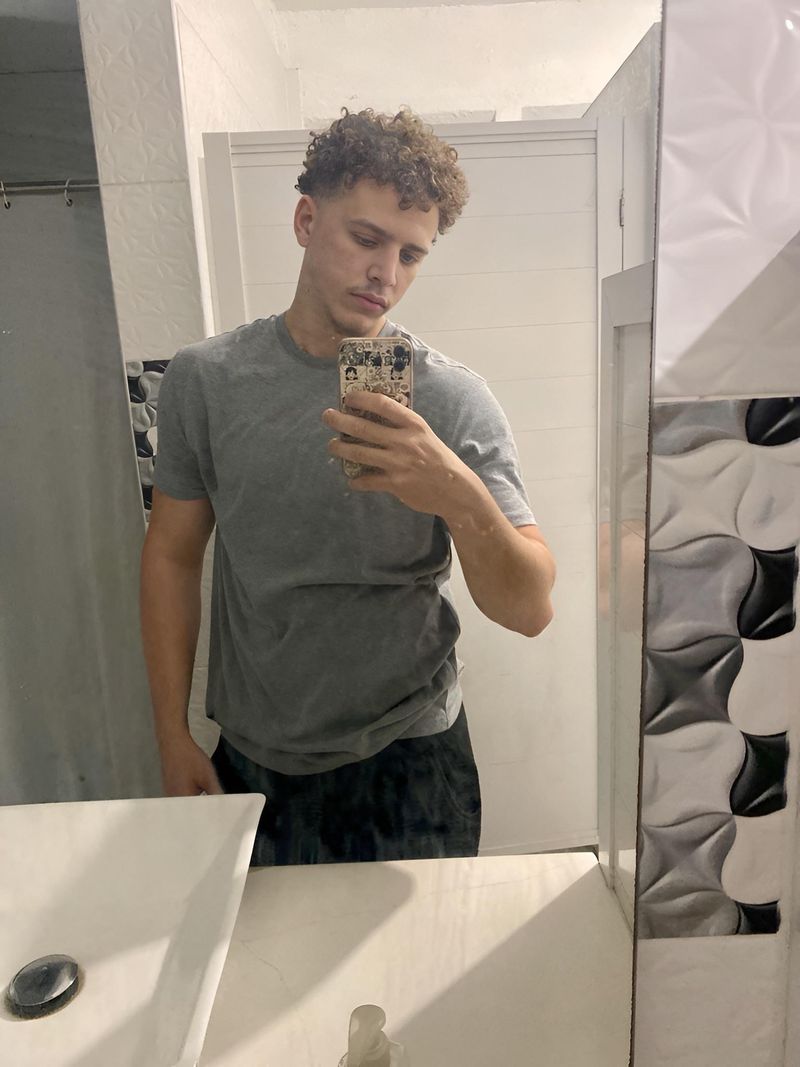 Otoniel, 20